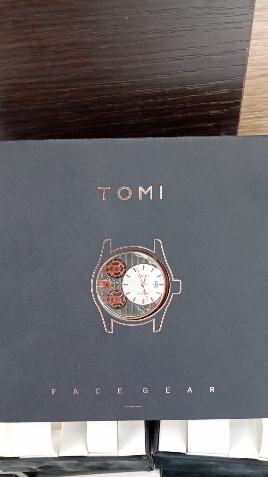 montre de luxe tomi face gear t 105 pour homme – coffret élégant montre de luxe tomi face gear t 105 pour homme – coffret élégant